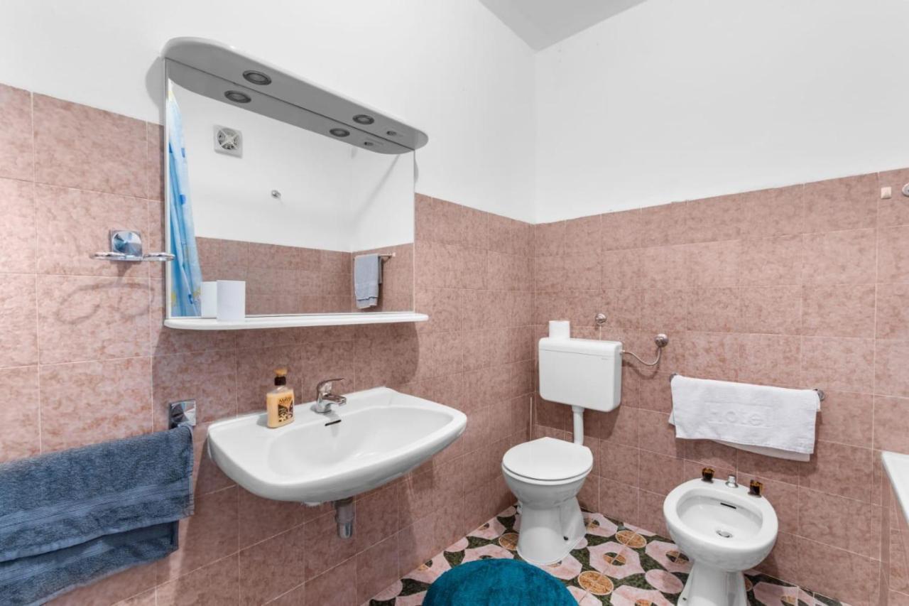 Apartmani Ella Rabac Esterno foto