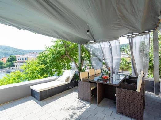 Apartmani Ella Rabac Esterno foto